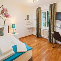 Single Room with Shared Bathroom