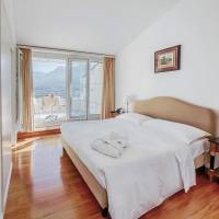 Penthouse Suite with Lake View