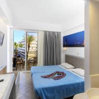 Club Twin Room