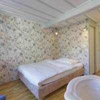 Single Room with Private Bathroom
