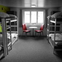 Single Bed in Mixed Dormitory Room with Shared Bathroom 