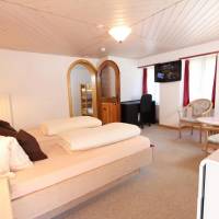 Family Room (2 Adults + 2 Children)