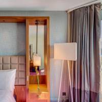 Fairmont Twin Room with Partial Lake View 