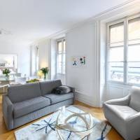 Deluxe One-Bedroom Apartment