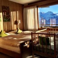 Family Room with Balcony and Lake and Mountain View