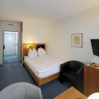 Business Queen Room