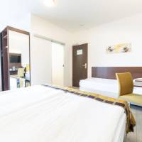 Modern Triple Room