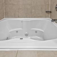 King Room with Spa Bath