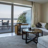 Opera King Suite - Separate Lounge, Medina and Ocean View