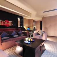 Deluxe King Suite - Non-Smoking