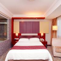 Premier Queen Room