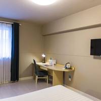 Standard Twin Room B
