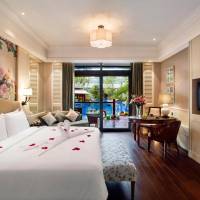 Deluxe Poolside King-size Bed Room Spa Villa