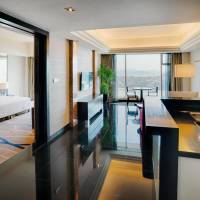 One-Bedroom Apartment with Sea View