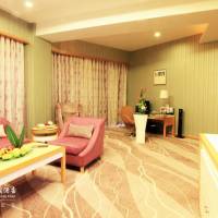 Executive Suite (Free Executive Lounge Benefit)