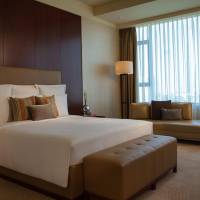 Club Deluxe King Bed Room