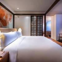 Business King Suite with Lounge Access