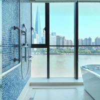 King Room - Mobility Access Tub - Non-Smoking