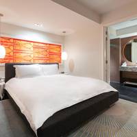 Pizzazz Corner Suite