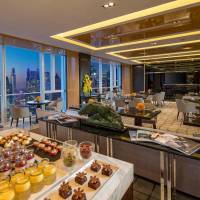 1 KING BED CLUB REGENT PEARL VIEW(Regent Club Benefits with Happy Hour)