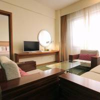 Holiday Inn Express Suite