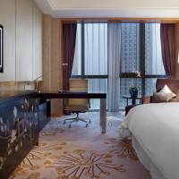 Larger Guest room, 2 Twin/Single Bed(s), City view
