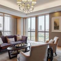 Luxurious Club level, 1 Bedroom Suite, 1 King, City view