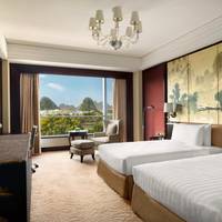 Horizon Twin Room Club Access with River View