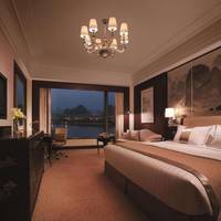 Executive Terrace Mountain View King Room