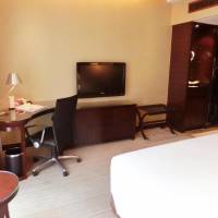 Business Queen Room