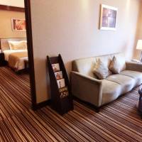 Leeden Suite