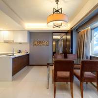 1 King 2 Twin Beds 2 Bedroom Suite