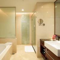 Superior King Room with River View