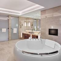 Club Premier Suite with King Bed 