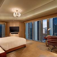 Deluxe King Corner Room