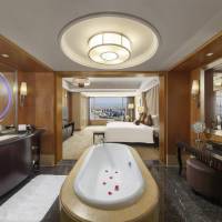 King Premier Suite