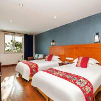  Courtyard Twin Room