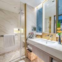 1 King Premium High Floor Lounge Access