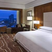 Lake View King Room