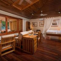 Beachfront Suite upper floor 