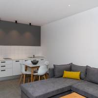 Premium One-Bedroom Apartment with Inland View