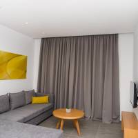 Premium One-Bedroom Apartment with Inland View