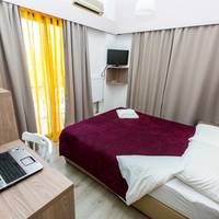 Quintuple Room (5 Adults)