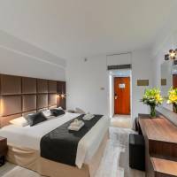 Deluxe Double/Twin Room with Limited Sea View (2 Adults + 1 Child)