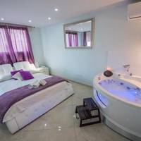 Superior Suite with Hot Tub