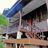 Family Suite with Balcony (10 Adults)