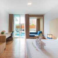 Deluxe Double Room with Pool Access