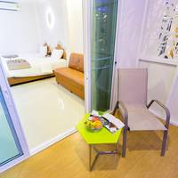Deluxe Pool Side King Bed