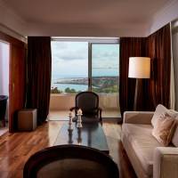 Deluxe Suite with Sea View