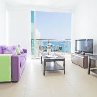 One-Bedroom Apartment with Sea View